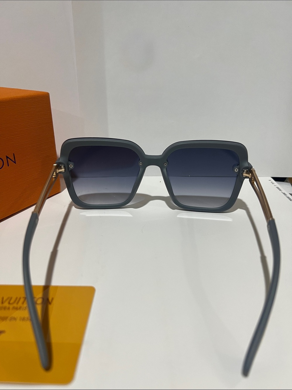 Louis Vuitton Black Gradient Square Sunglasses with Gold Accents - Picture 5 of 10
